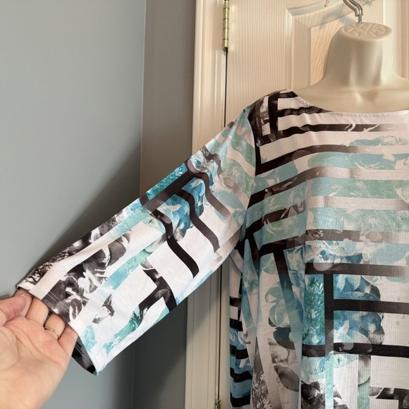 BUY 2 ITEMS & GET 1 FREE: Chico’s Asymmetrical Tunic Top Sz 16 (XL) - Picture 3 of 8